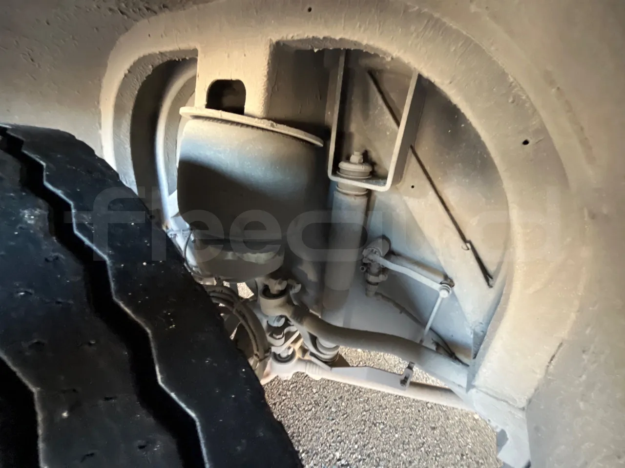 Mercedes-Benz OC500LE 1830H - EUR4 - 220kW - 12.800m - front brake calipers right