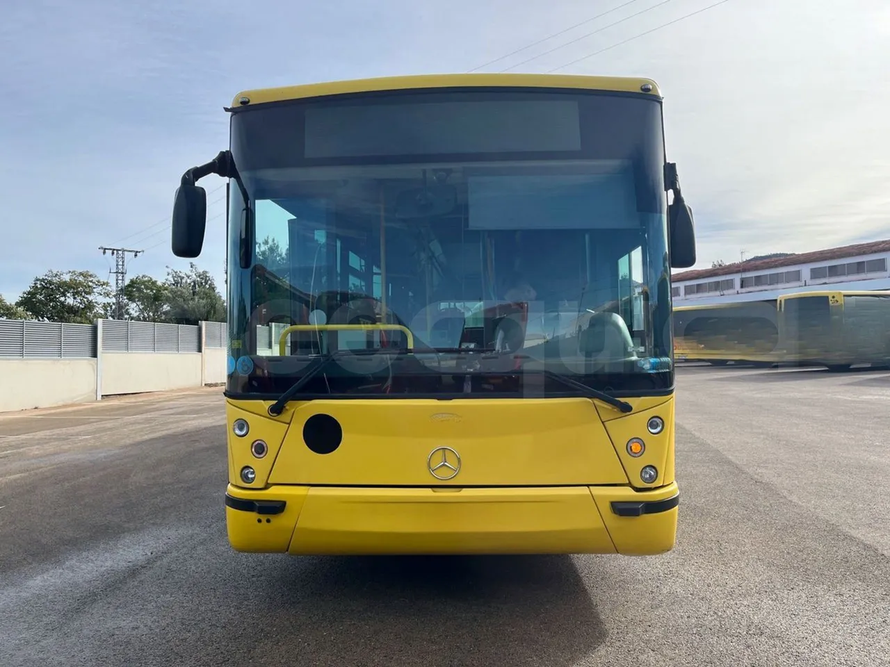 Mercedes-Benz OC500LE 1830H - EUR4 - 220kW - 12.800m - front photo