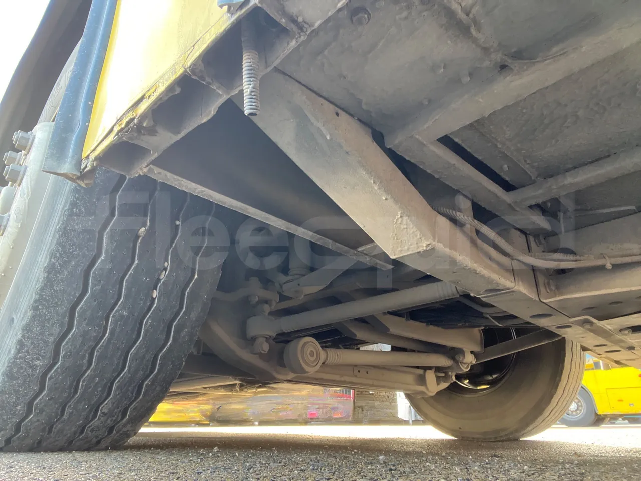 Mercedes-Benz OC500LE 1830H - EUR4 - 220kW - 12.800m - front shock absorbers right