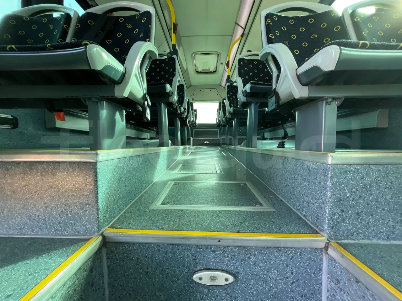 Mercedes-Benz OC500LE 1830H - EUR4 - 220kW - 12.800m - floor hatches photo