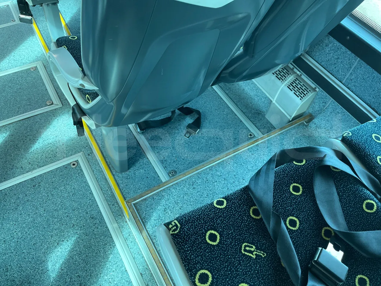 Mercedes-Benz OC500LE 1830H - EUR4 - 220kW - 12.800m - reverse view middle aisle