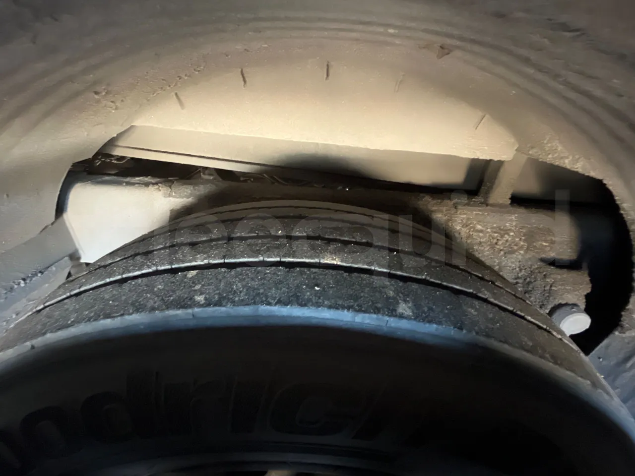 Mercedes-Benz OC500LE 1830H - EUR4 - 220kW - 12.800m - axel 3 shock absorbers 1 right