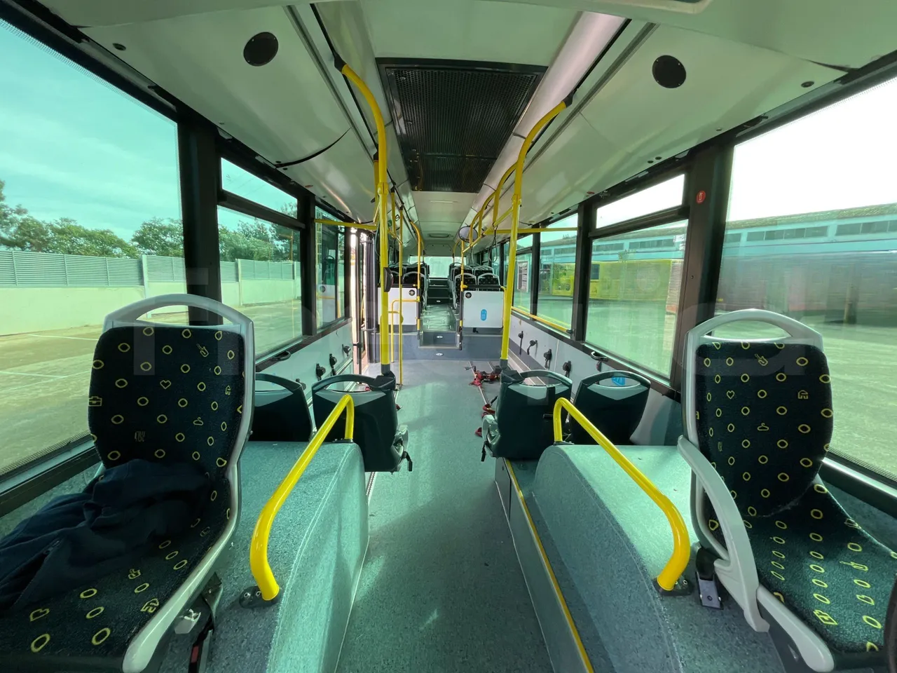 Mercedes-Benz OC500LE 1830H - EUR4 - 220kW - 12.800m - hostess seat photo