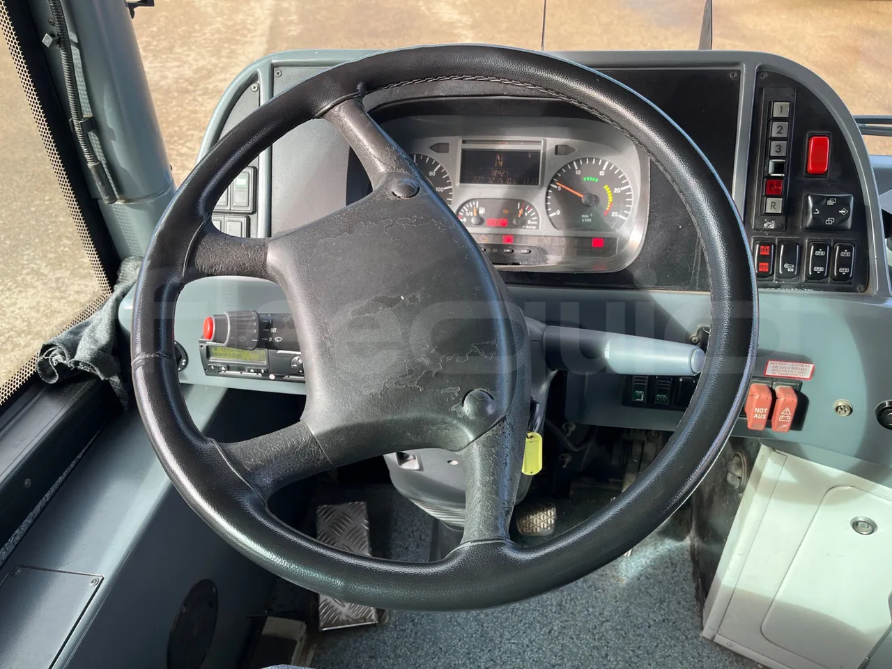 Mercedes-Benz OC500LE 1830H - EUR4 - 220kW - 12.800m - steering wheel photo