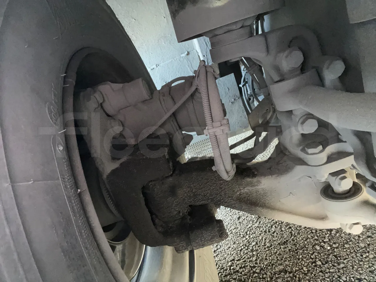 Mercedes-Benz OC500LE 1830H - EUR4 - 220kW - 12.800m - front axle right side