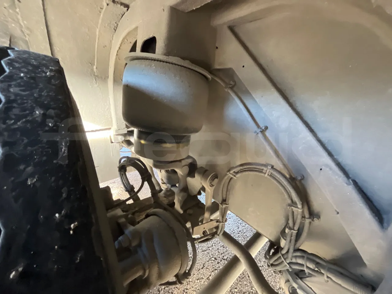 Mercedes-Benz OC500LE 1830H - EUR4 - 220kW - 12.800m - central undercarriage photo