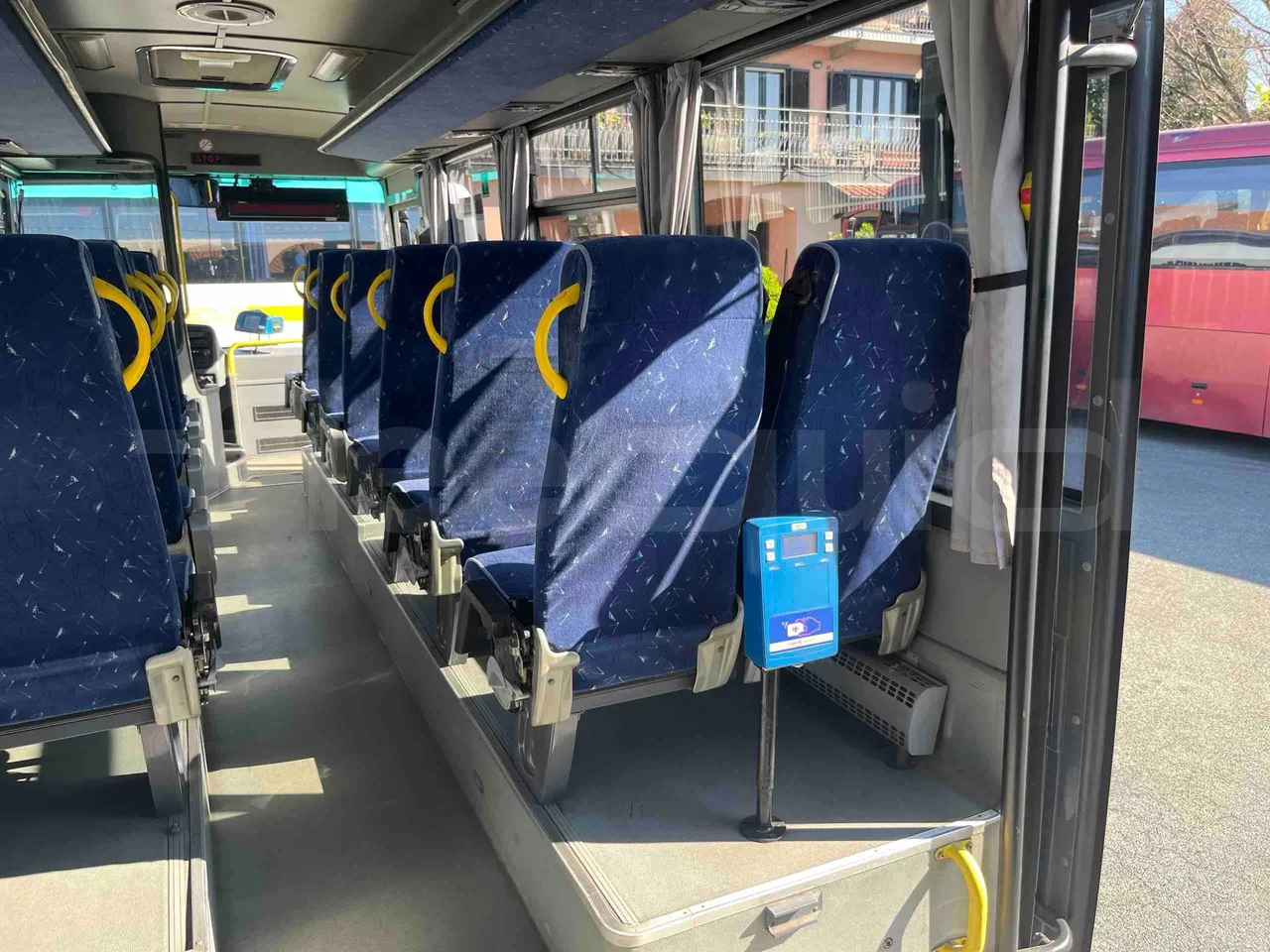 Bmc Alyos A5 - Euro5 - 228.03kW - 12mt - forward view middle aisle