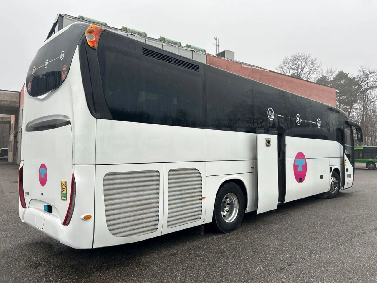 Iveco Magelys SFR2XX QC E8CU - EURO 6 - 294 Kw - 12.830 mt - 3/4 right rear doors open