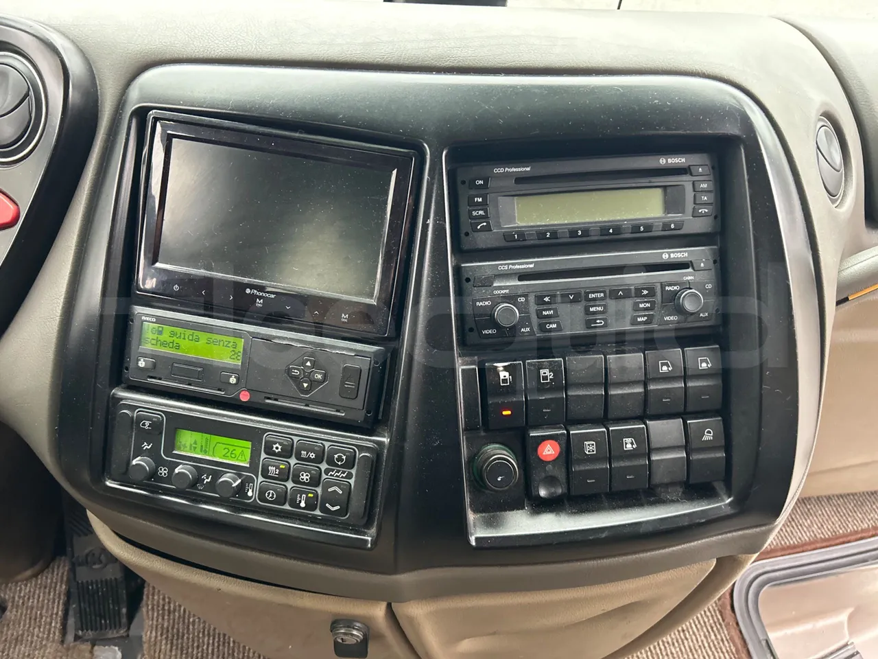 Iveco Magelys SFR2XX QC E8CU - EURO 6 - 294 Kw - 12.830 mt - radio accessories photo