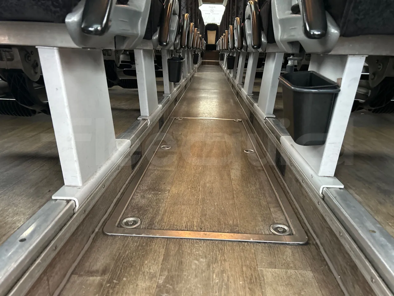 Iveco Magelys SFR2XX QC E8CU - EURO 6 - 294 Kw - 12.830 mt - seat brackets photo