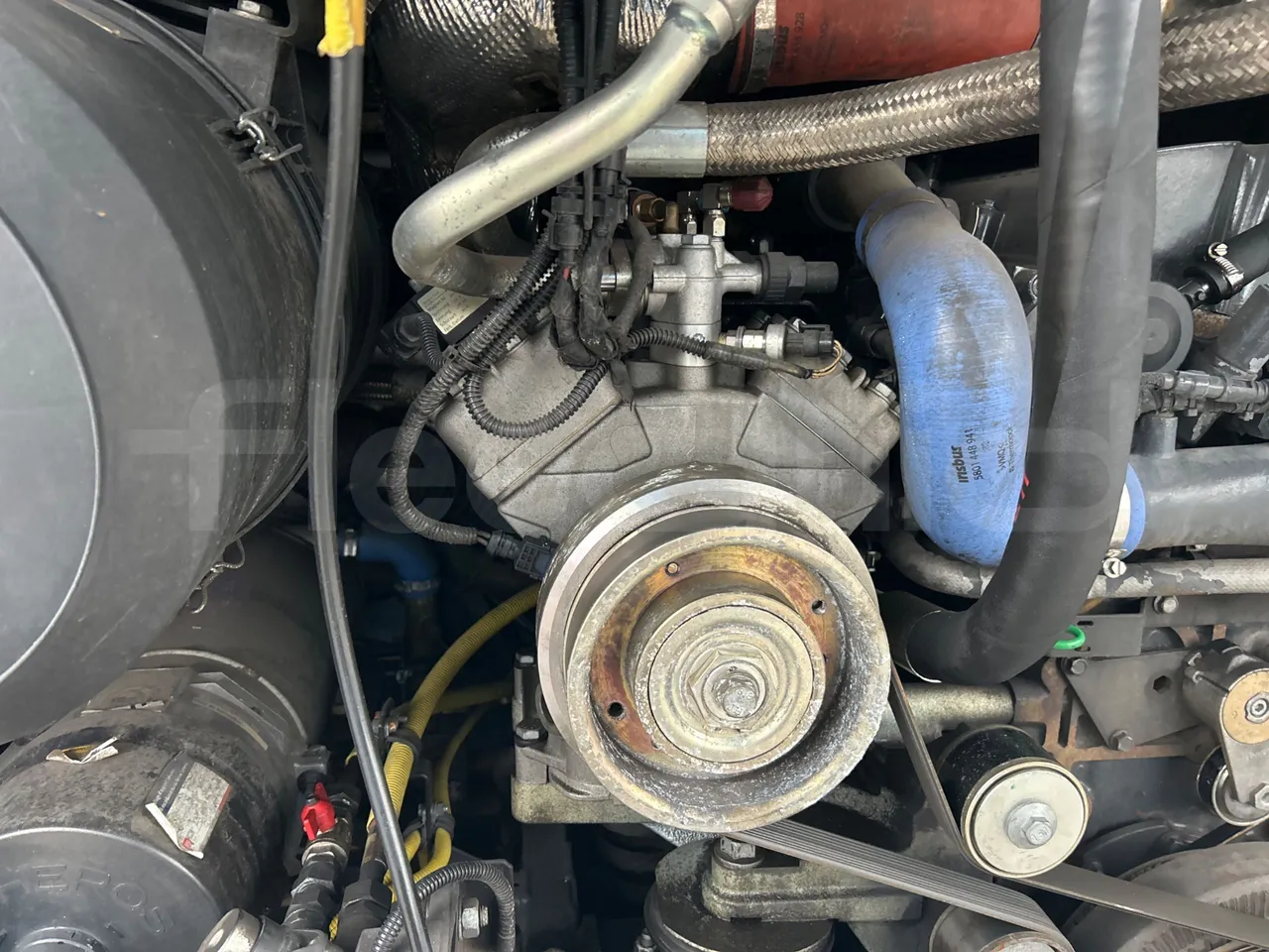 Iveco Magelys SFR2XX QC E8CU - EURO 6 - 294 Kw - 12.830 mt - air conditioning compressor