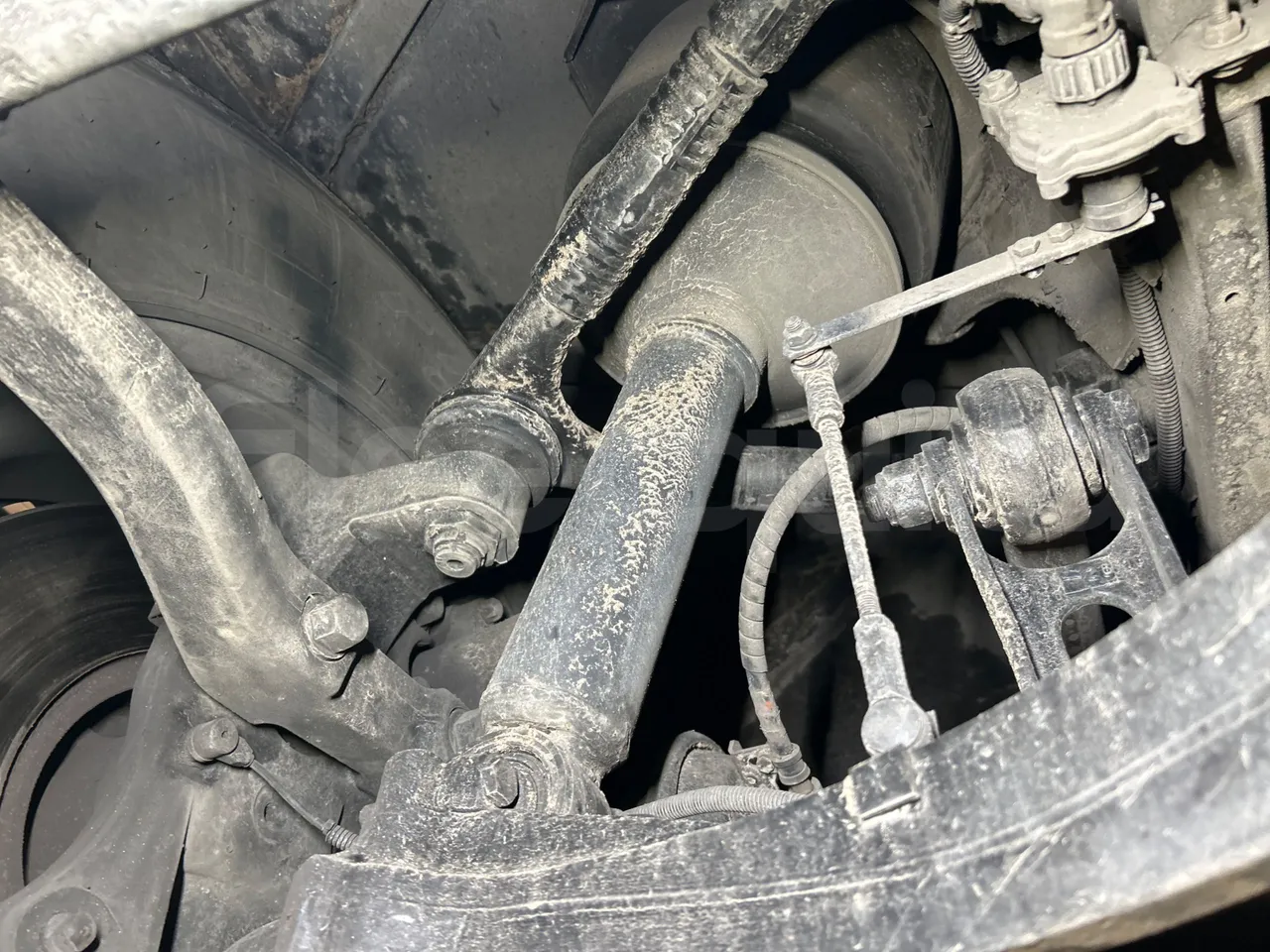 Iveco Magelys SFR2XX QC E8CU - EURO 6 - 294 Kw - 12.830 mt - front shock absorbers left