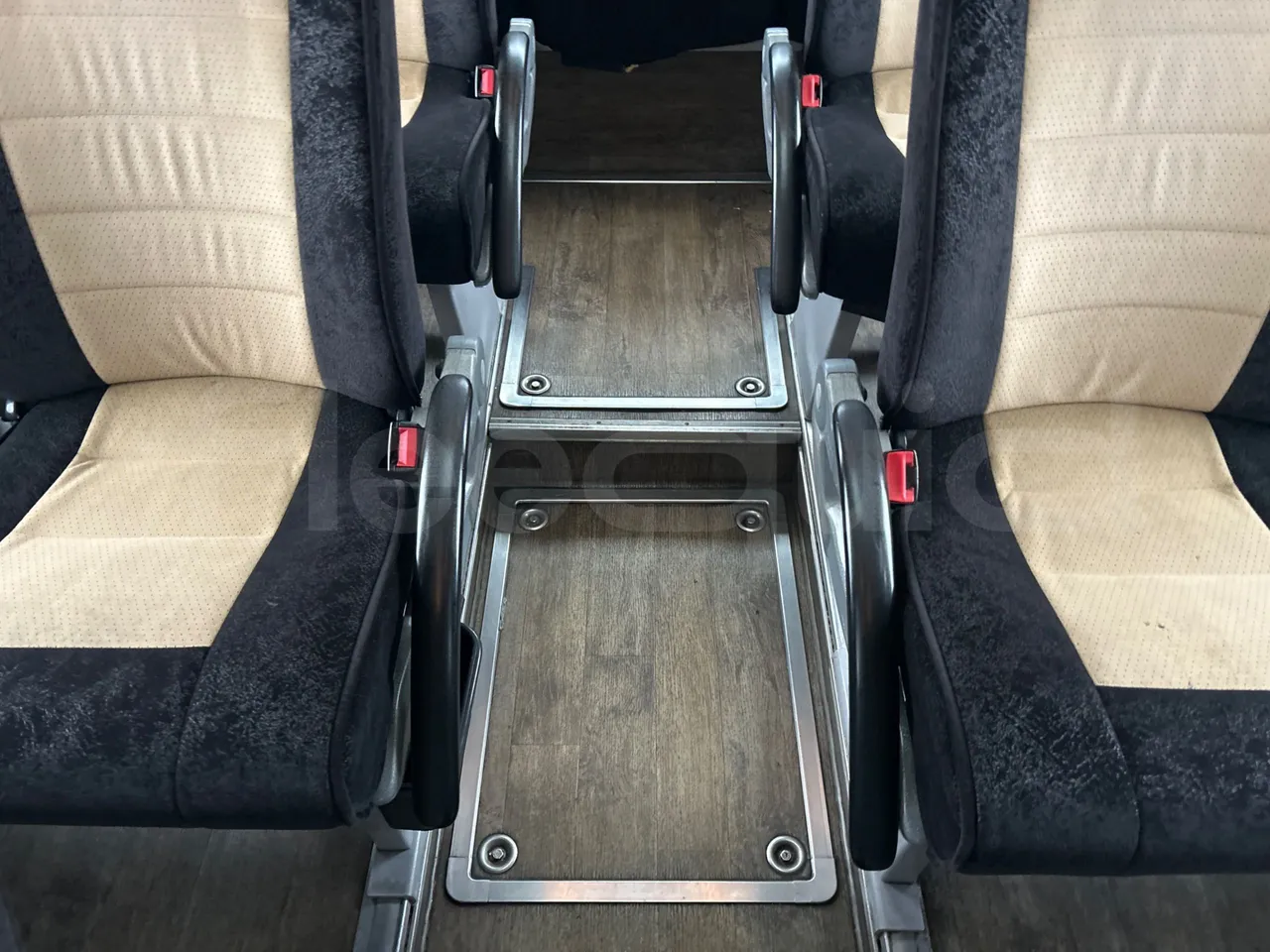 Iveco Magelys SFR2XX QC E8CU - EURO 6 - 294 Kw - 12.830 mt - floor hatches photo