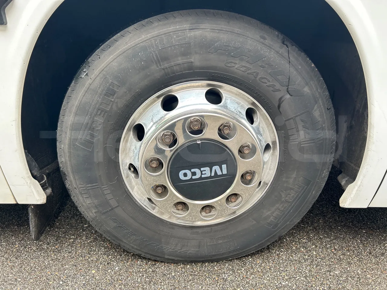 Iveco Magelys SFR2XX QC E8CU - EURO 6 - 294 Kw - 12.830 mt - front left tire measurements