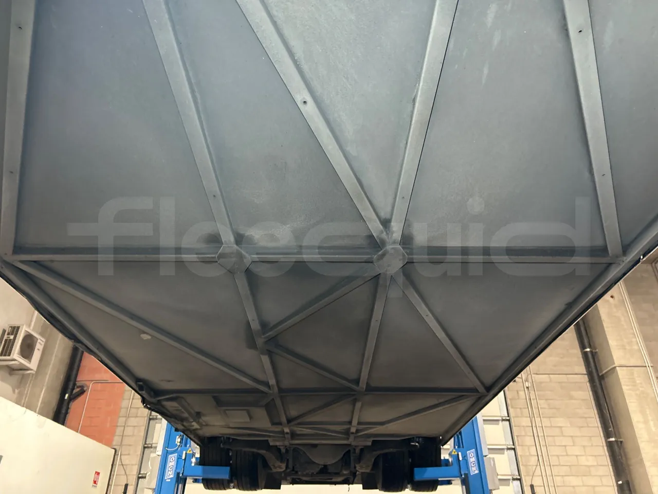 Iveco Magelys SFR2XX QC E8CU - EURO 6 - 294 Kw - 12.830 mt - central undercarriage photo