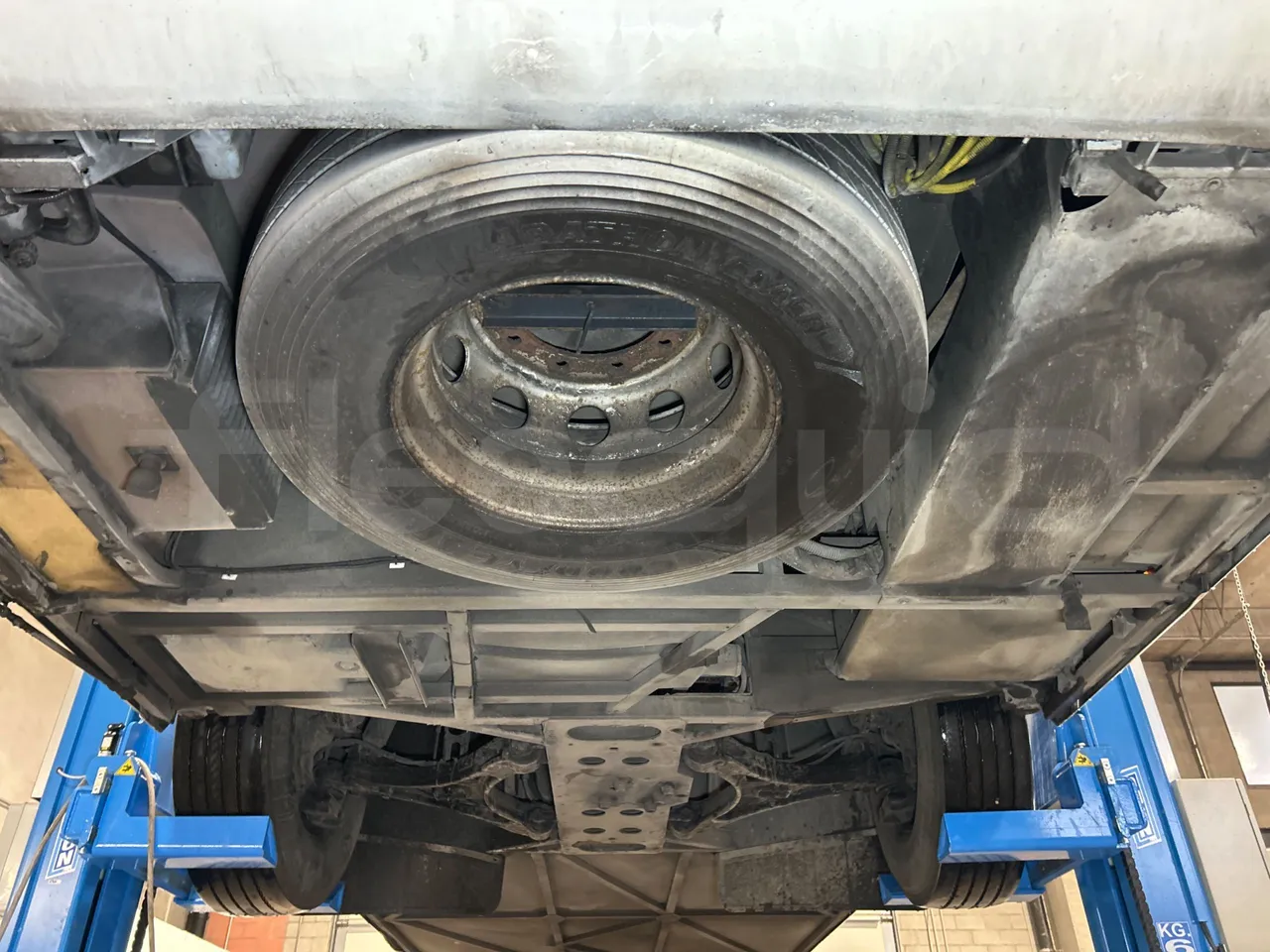 Iveco Magelys SFR2XX QC E8CU - EURO 6 - 294 Kw - 12.830 mt - front undercarriage from front