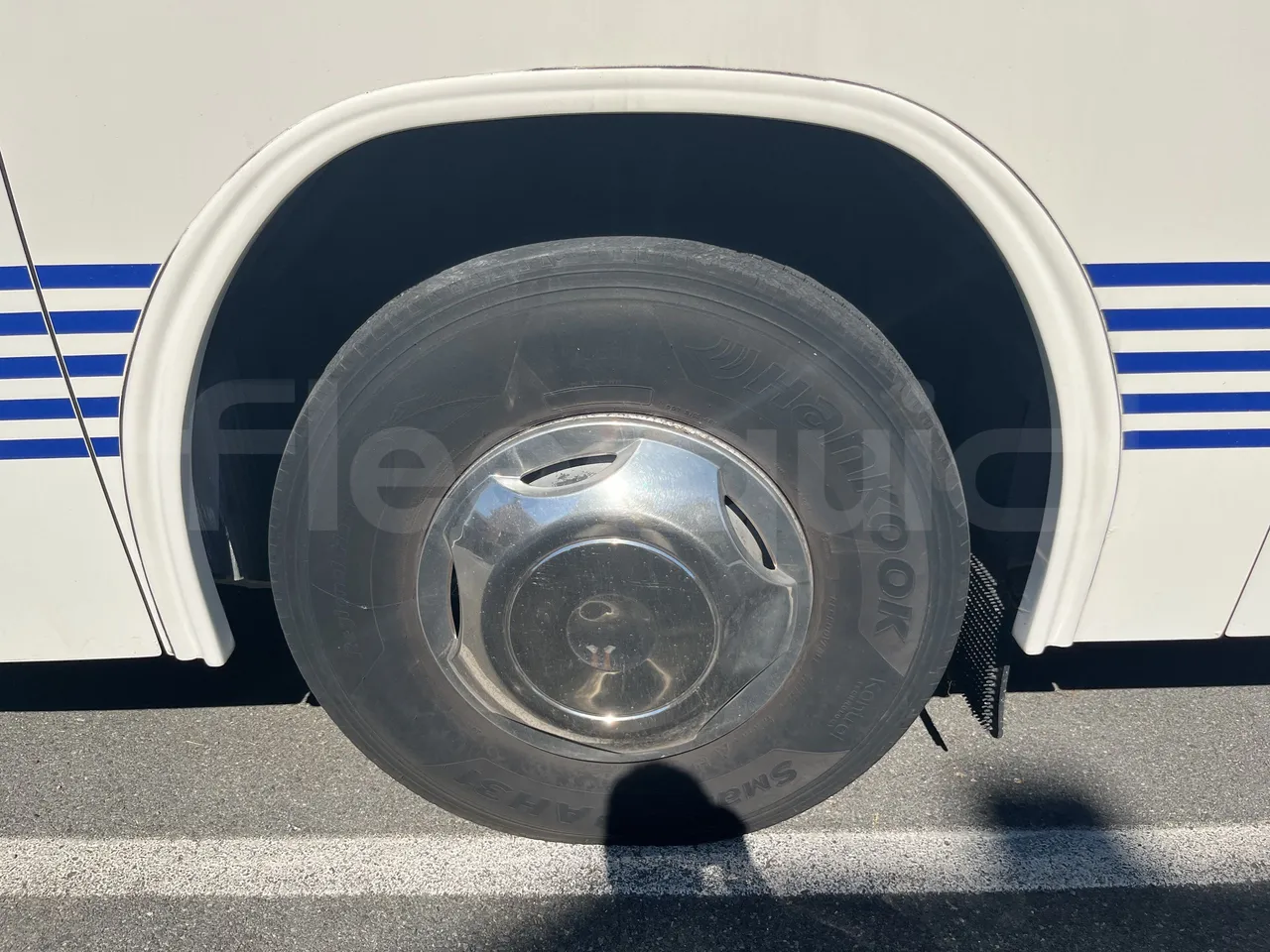 Irizar Century - First Axle Left Side: Complete Tyre