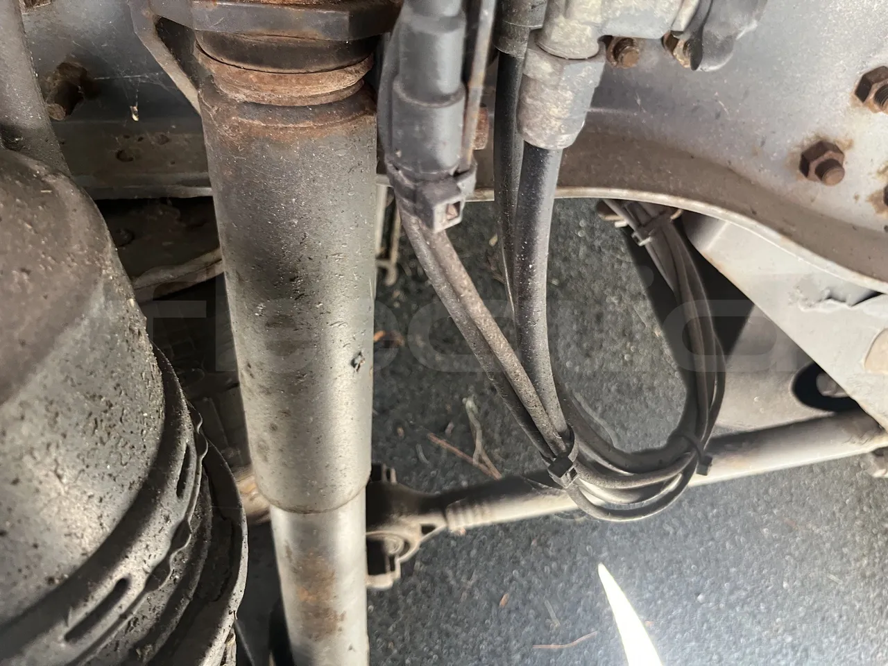Irizar Century - Third Axle First Shock Absorbers Left Side