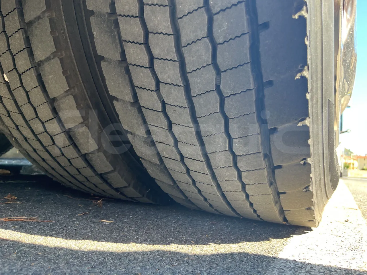 Irizar Century - Second Axle Left Side: Tyre Tread