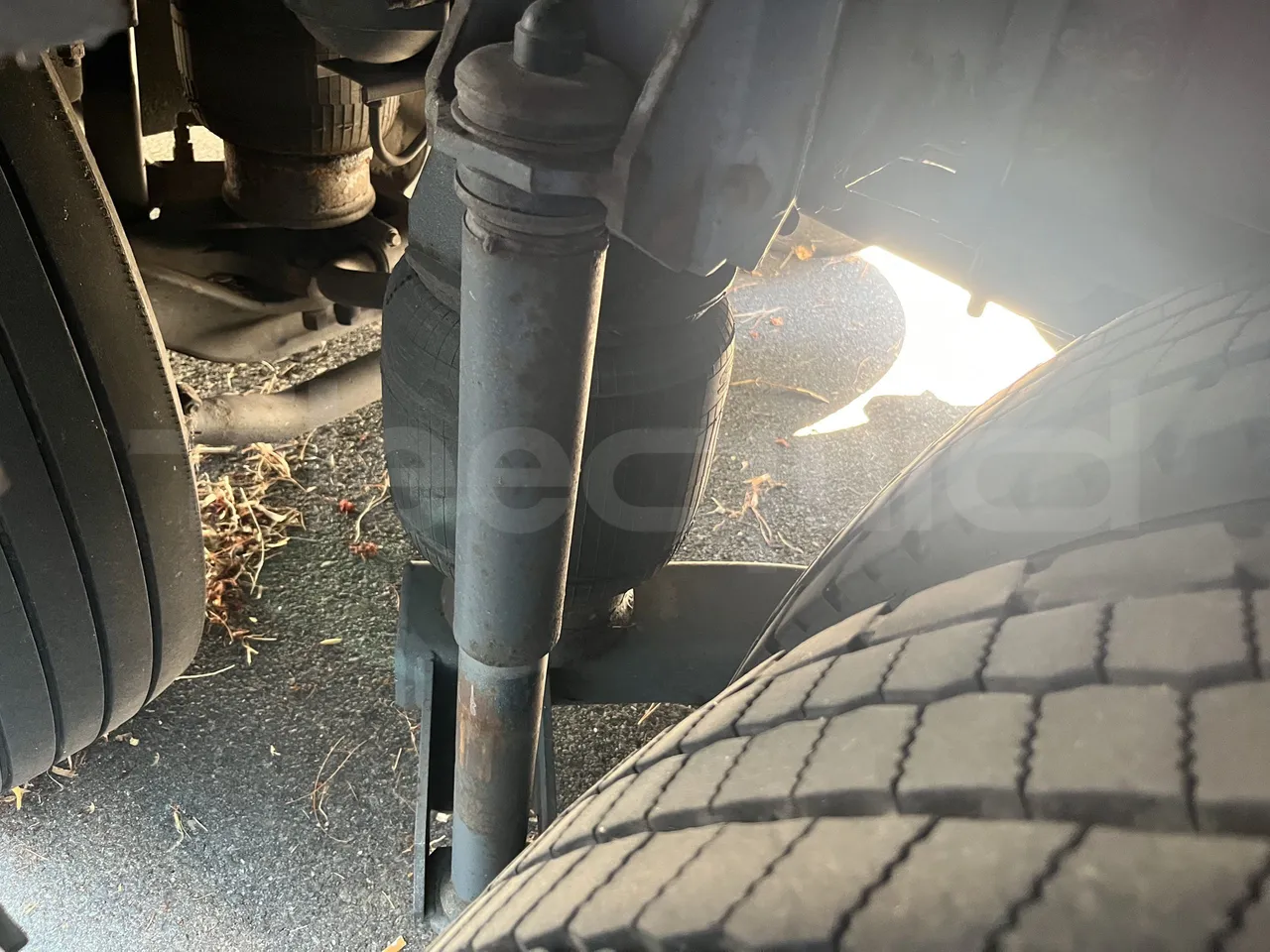 Irizar Century - Second Axle Second Shock Absorbers Left Side