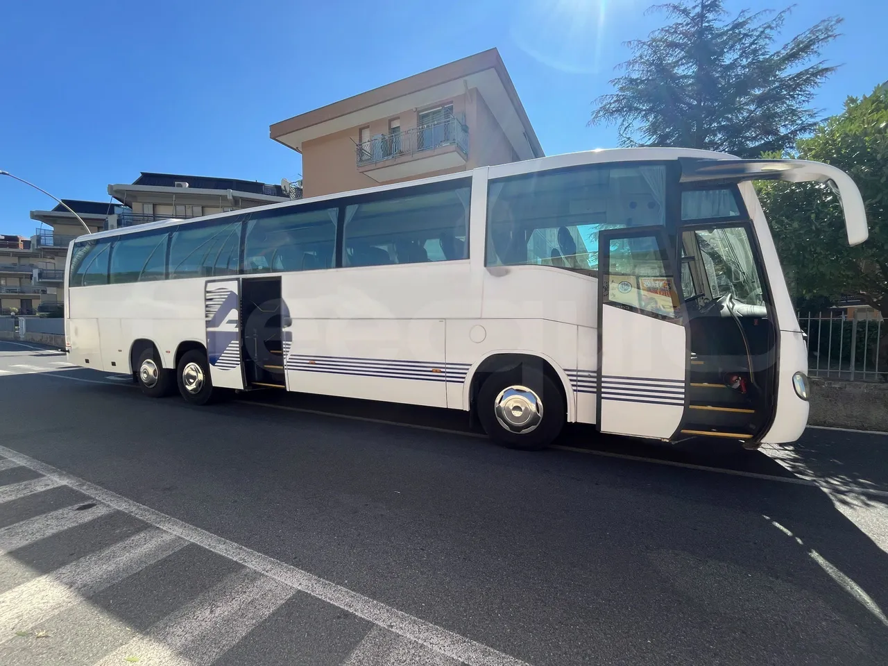 Irizar Century - Right Side Doors Open