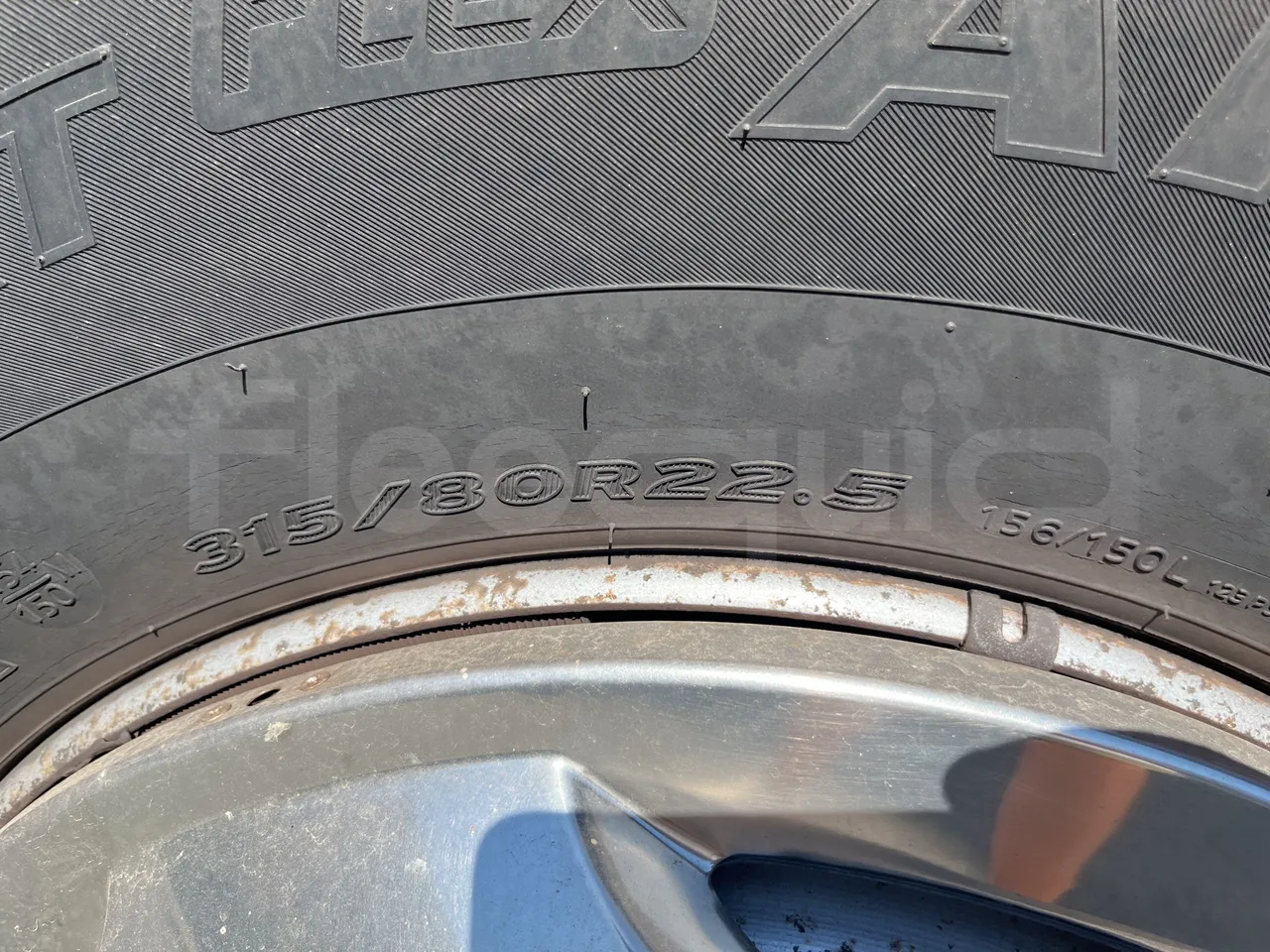 Irizar Century - First Axle Left Side: Tyre Size