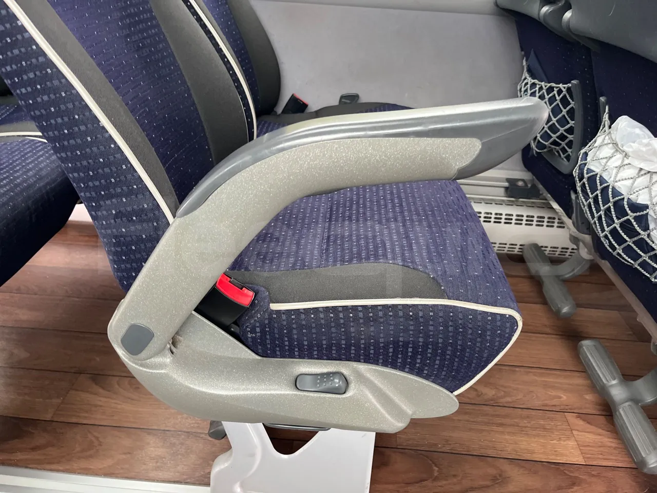 Man Lion's Coach B200746006/ Euro 6 - 338 Kw - 12 Mt - armrest detail photo