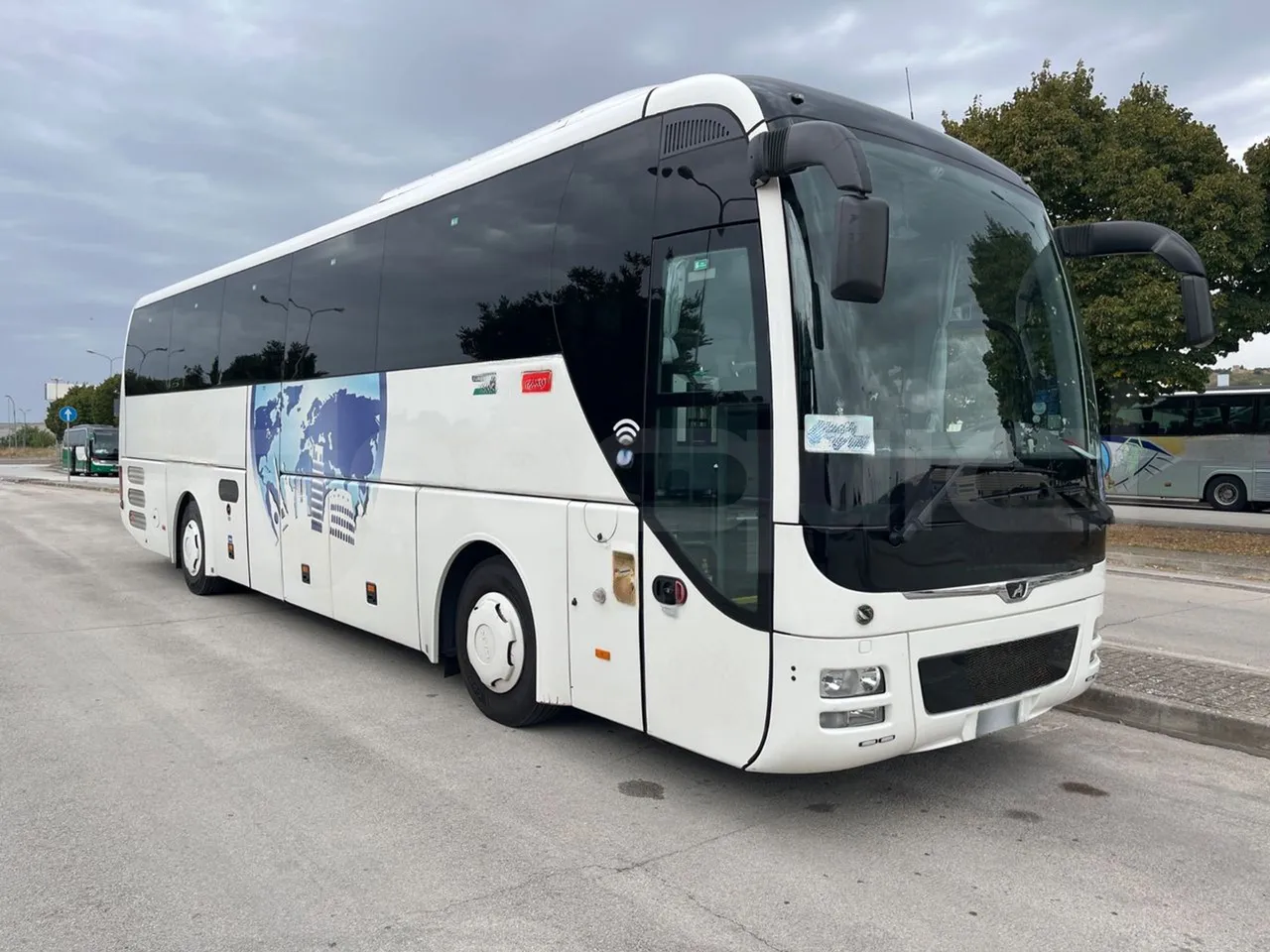 Man Lion's Coach B200746006/ Euro 6 - 338 Kw - 12 Mt - Base cover photo