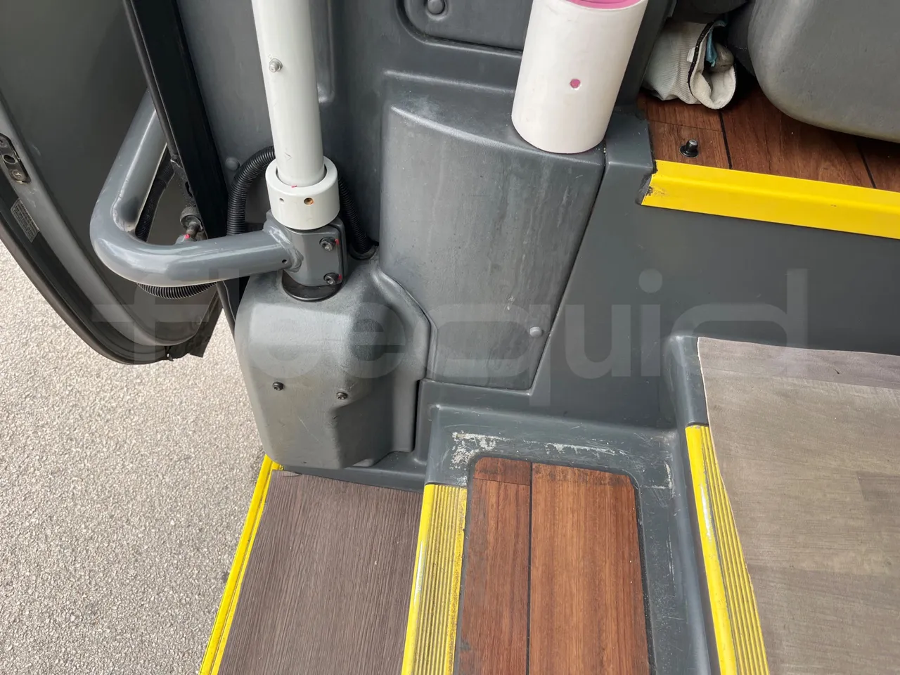 Man Lion's Coach B200746006/ Euro 6 - 338 Kw - 12 Mt - door mechanism photo