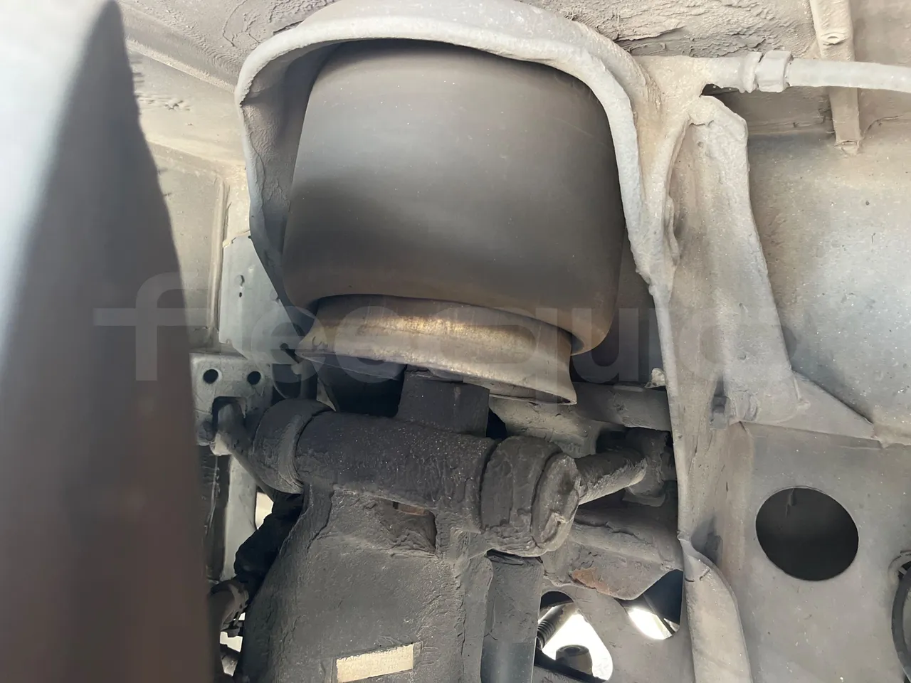 Man Lion's Coach B200746006/ Euro 6 - 338 Kw - 12 Mt - front air springs left