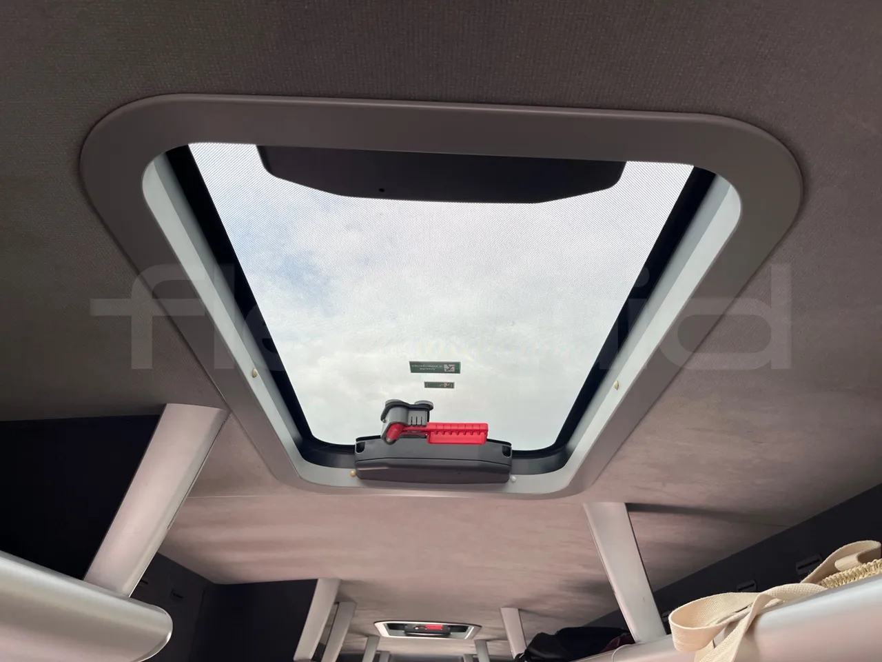 Man Lion's Coach B200746006/ Euro 6 - 338 Kw - 12 Mt - roof hatch 1