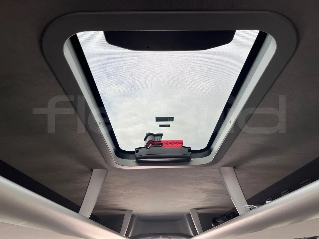 Man Lion's Coach B200746006/ Euro 6 - 338 Kw - 12 Mt - roof hatch 2