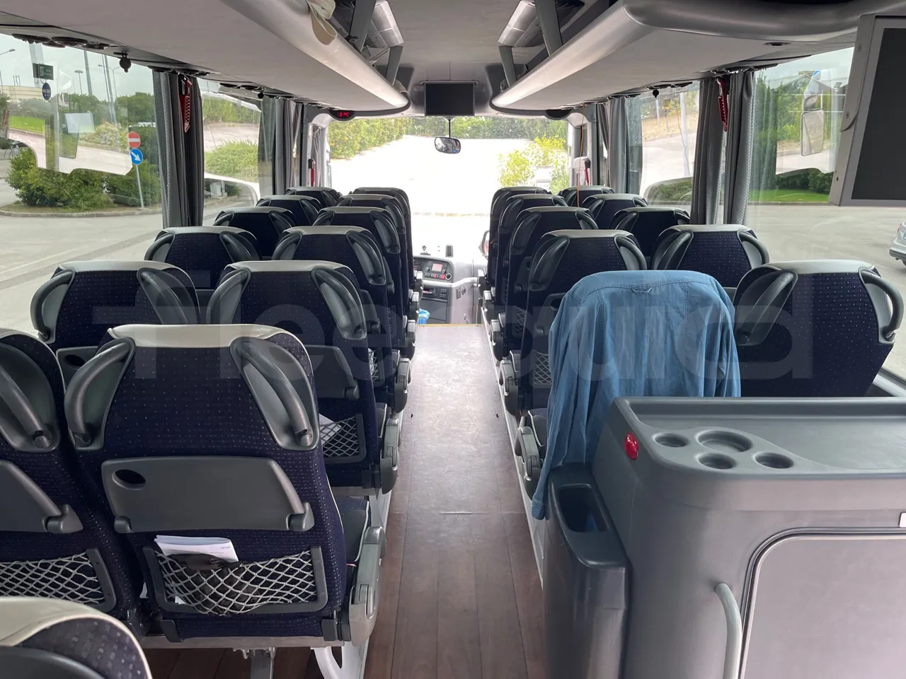 Man Lion's Coach B200746006/ Euro 6 - 338 Kw - 12 Mt - forward view all seats last row height