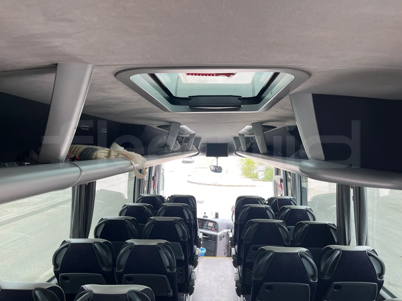 Man Lion's Coach B200746006/ Euro 6 - 338 Kw - 12 Mt - overhead compartments photo