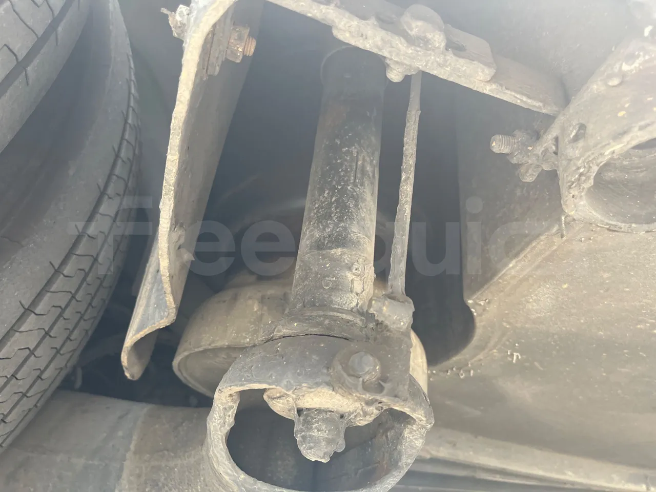 Man Lion's Coach B200746006/ Euro 6 - 338 Kw - 12 Mt - axle 2 shock absorbers 1 right