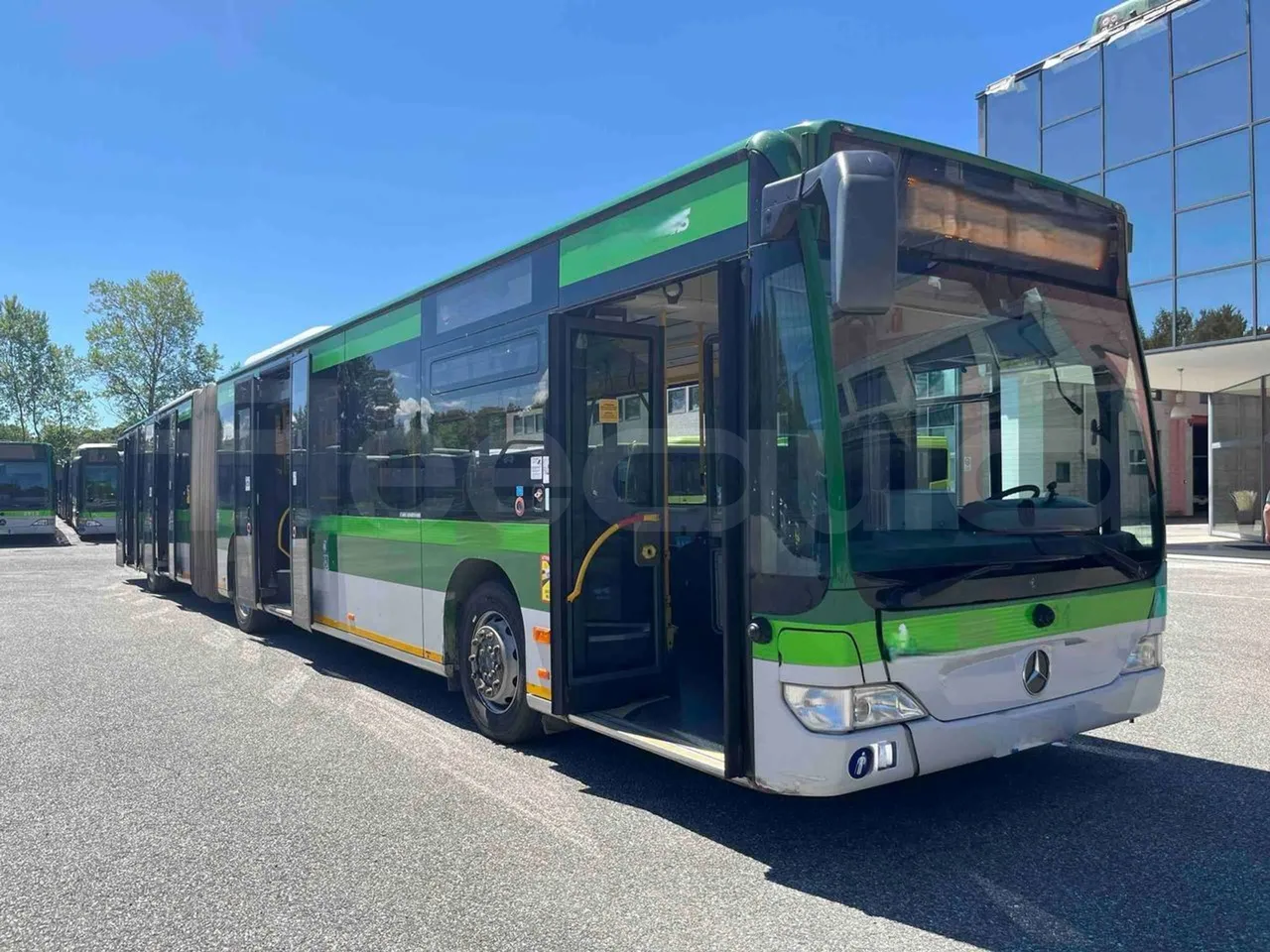 Mercedes-Benz Citaro G - 3/4 Front Right Side Doors Open