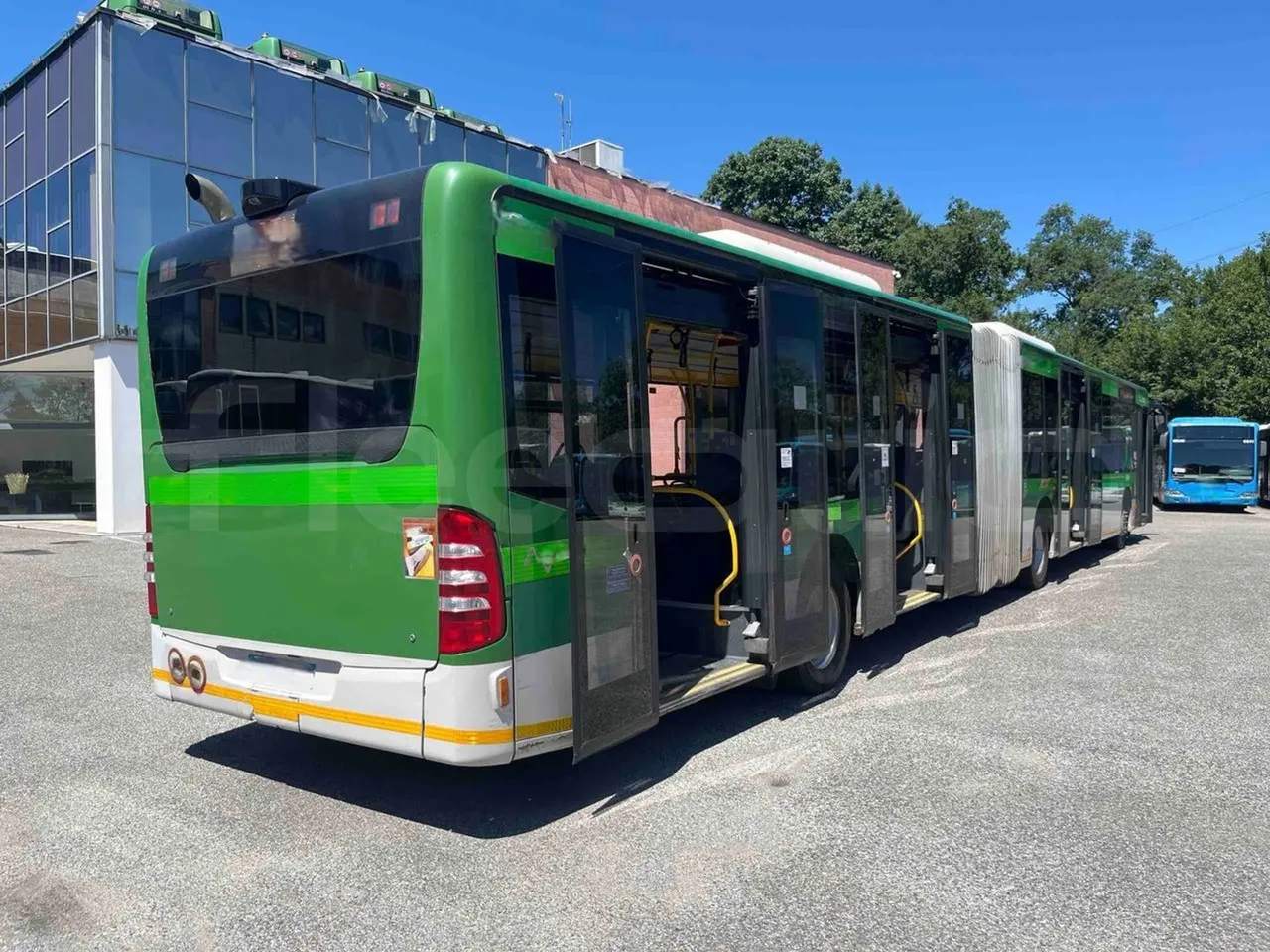 Mercedes-Benz Citaro G - 3/4 Rear Right Side Doors Open