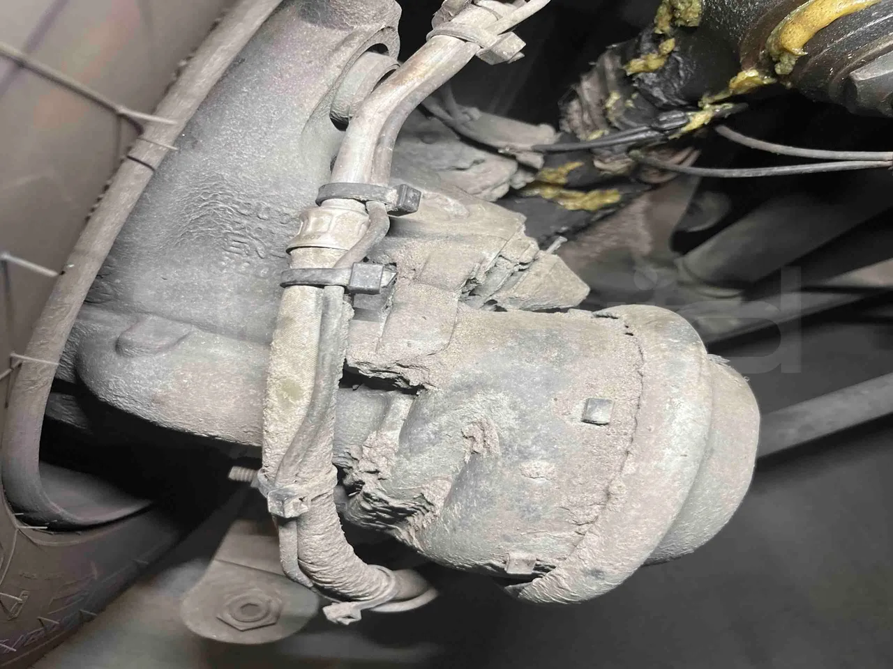 Mercedes-Benz Citaro G - First Axle Brake Calipers Right Side
