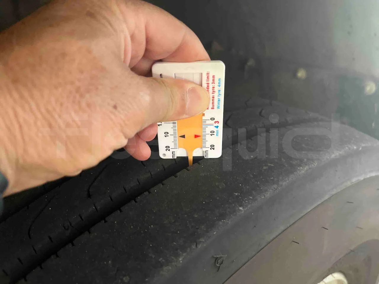 Mercedes-Benz Citaro G - Second Axle Left Side: Tyre Thickness