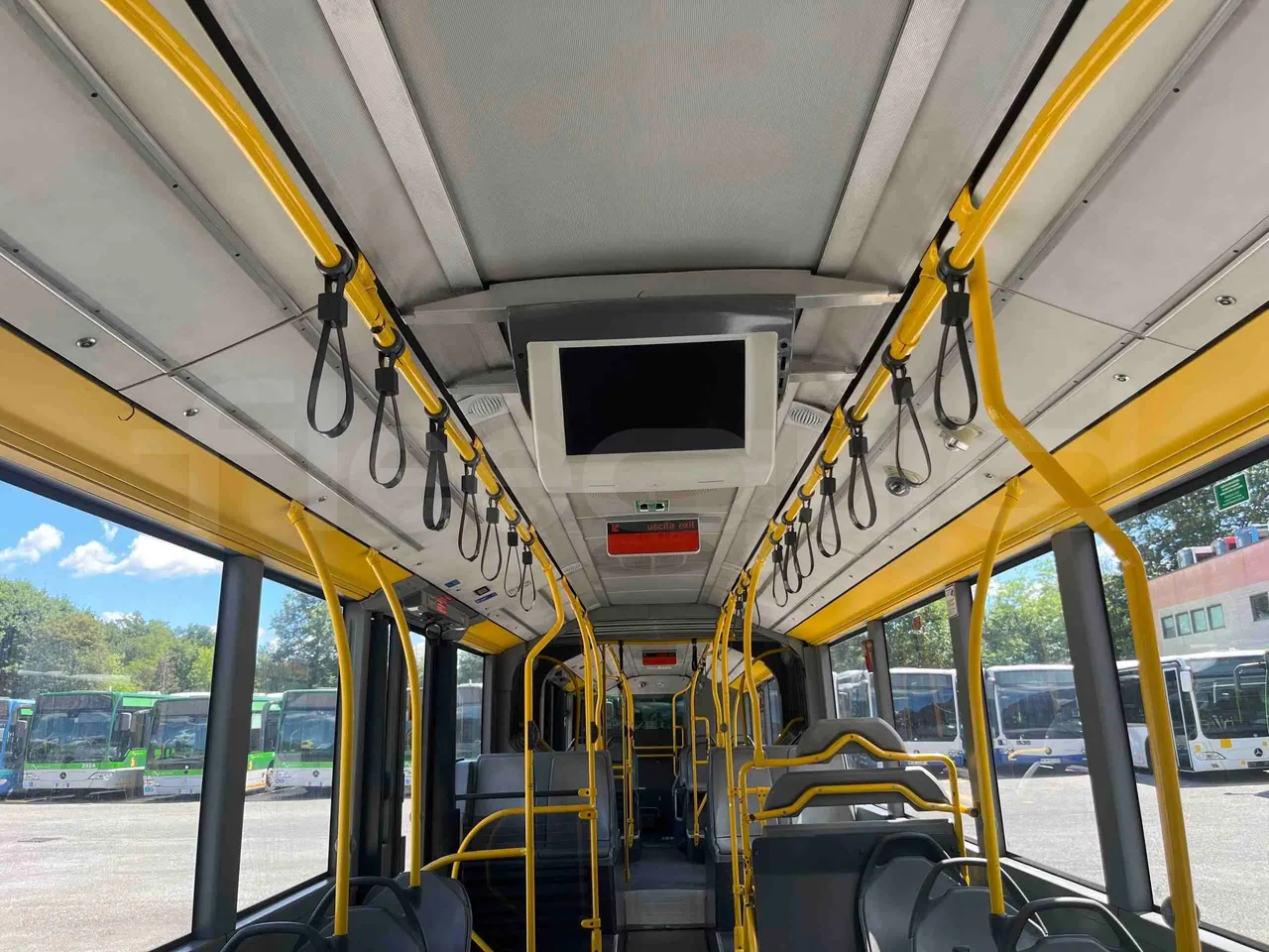 Mercedes-Benz Citaro G - Overhead Compartments