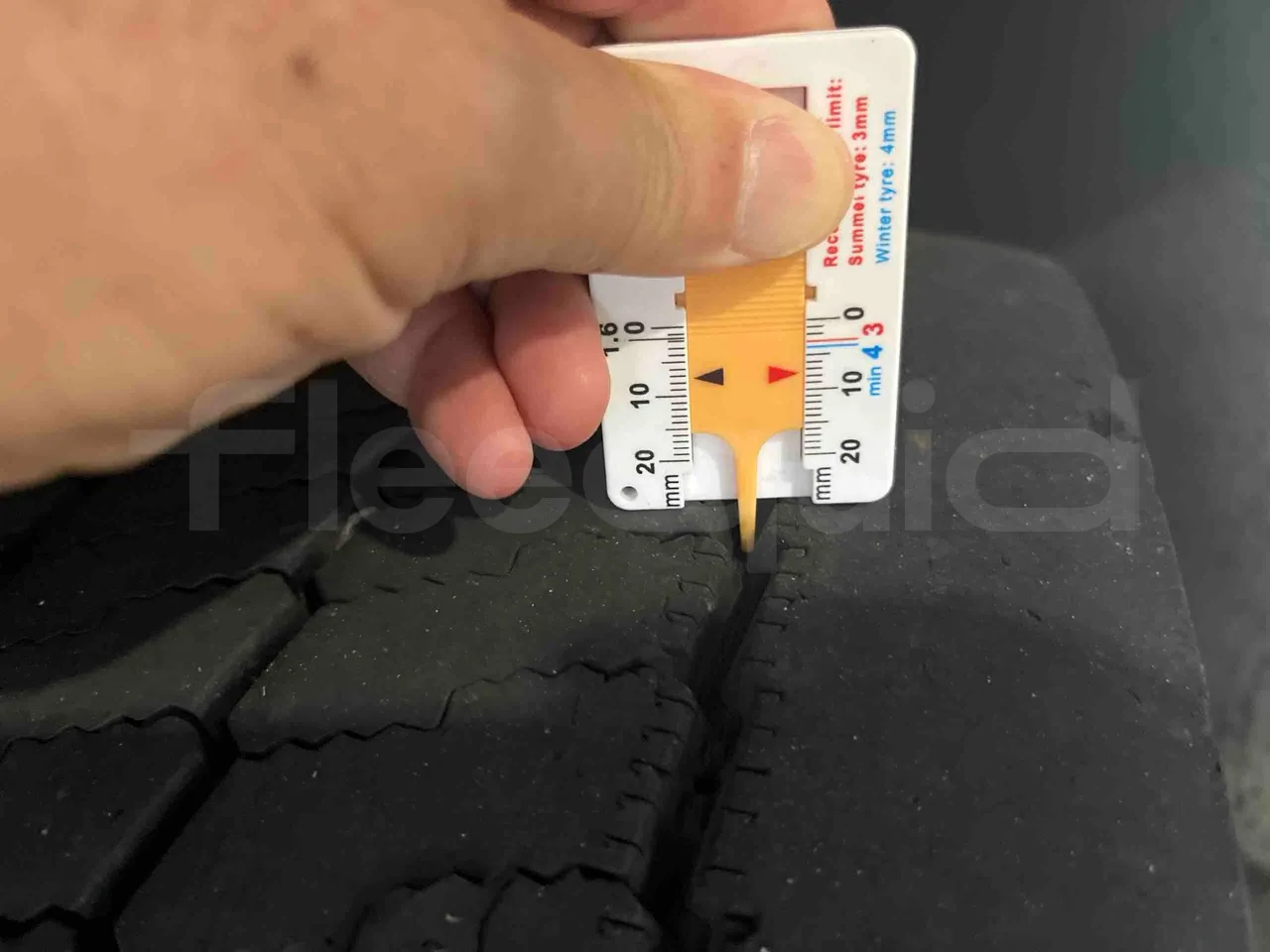 Mercedes-Benz Citaro G - First Axle Left Side: Tyre Tread