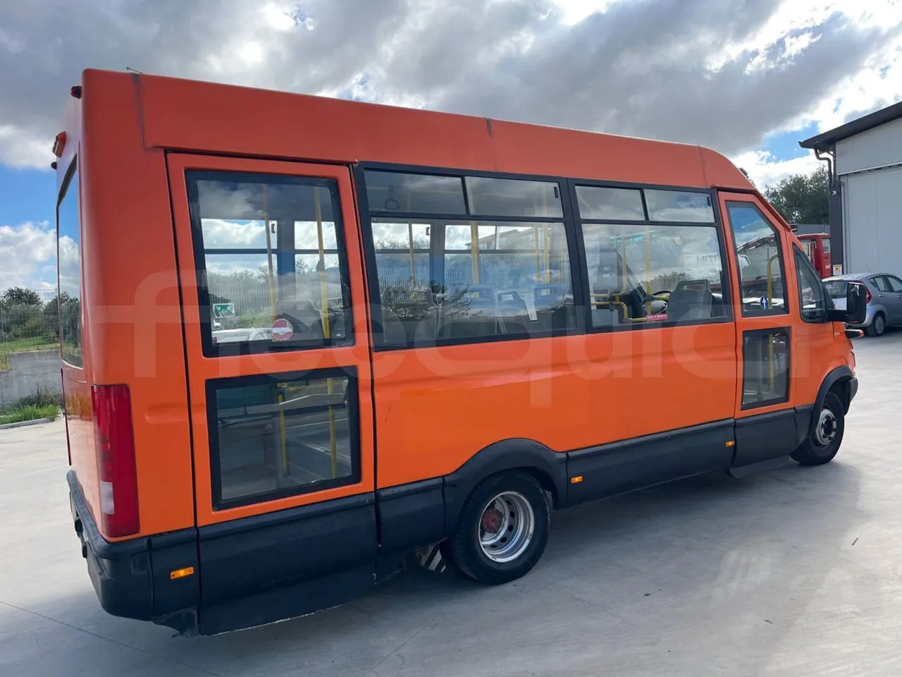 Iveco Daily 65C15 -EUR3 -107kW -7m Abicar - 3/4 right rear doors closed