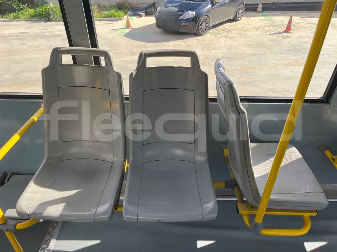Iveco Daily 65C15 -EUR3 -107kW -7m Abicar - folding seat photo