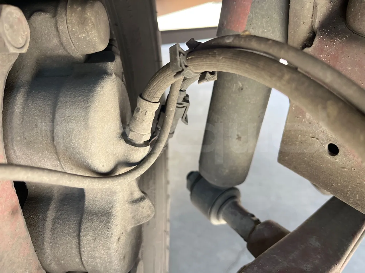 Iveco Daily 65C15 -EUR3 -107kW -7m Abicar - front brake calipers left