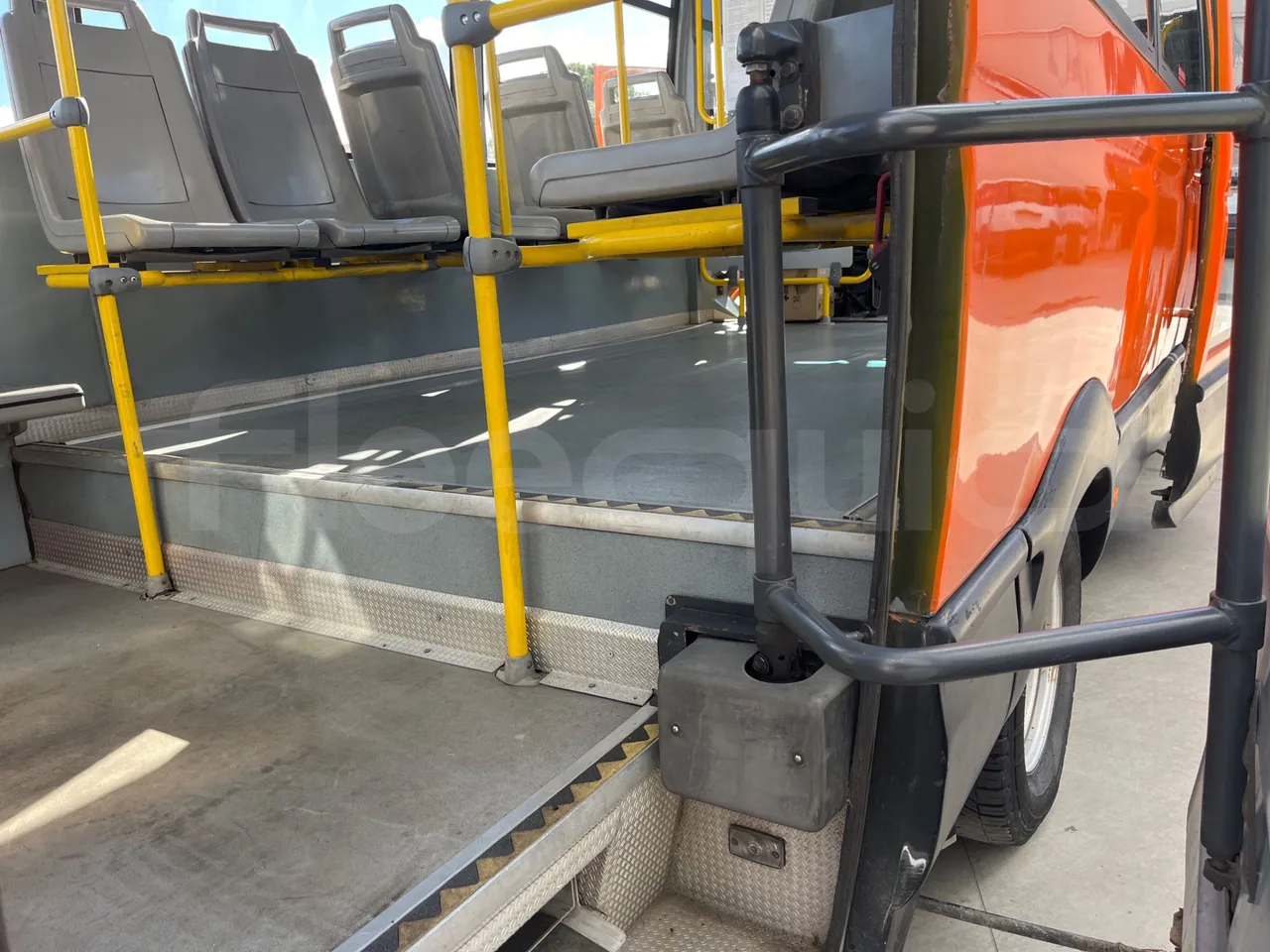 Iveco Daily 65C15 -EUR3 -107kW -7m Abicar - roof hatch 3