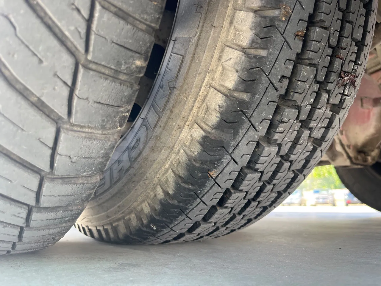 Iveco Daily 65C15 -EUR3 -107kW -7m Abicar - tread condition second axle tires right