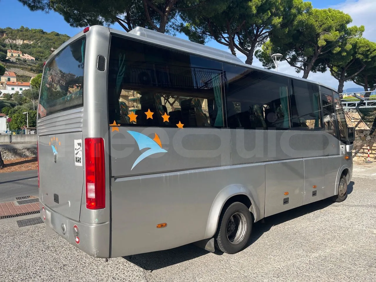 Mercedes-Benz Ibis 616 CDI/ Euro 3 -115 Kw - 7 Mt - 3/4 right rear doors closed