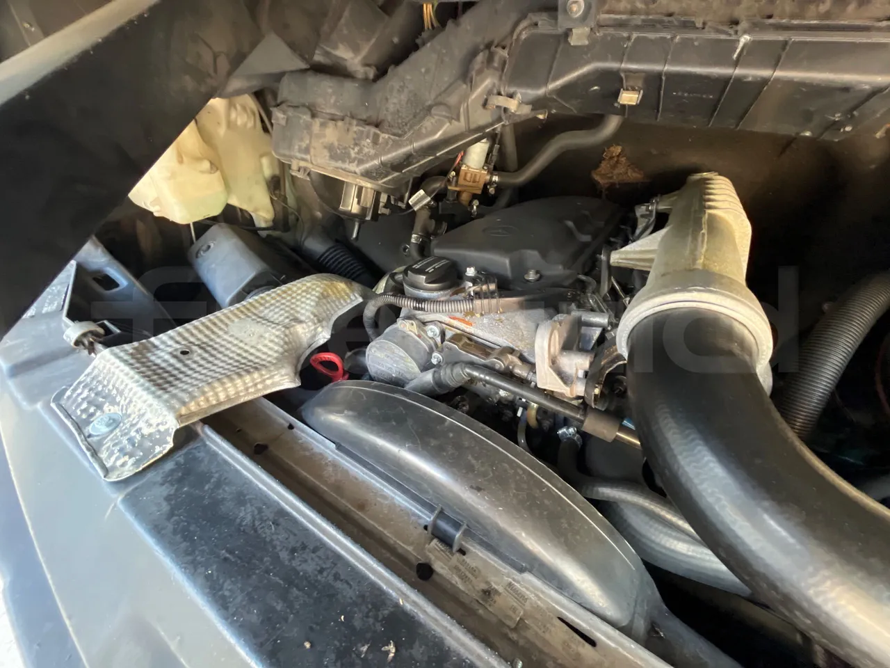 Mercedes-Benz Ibis 616 CDI/ Euro 3 -115 Kw - 7 Mt - air conditioning compressor