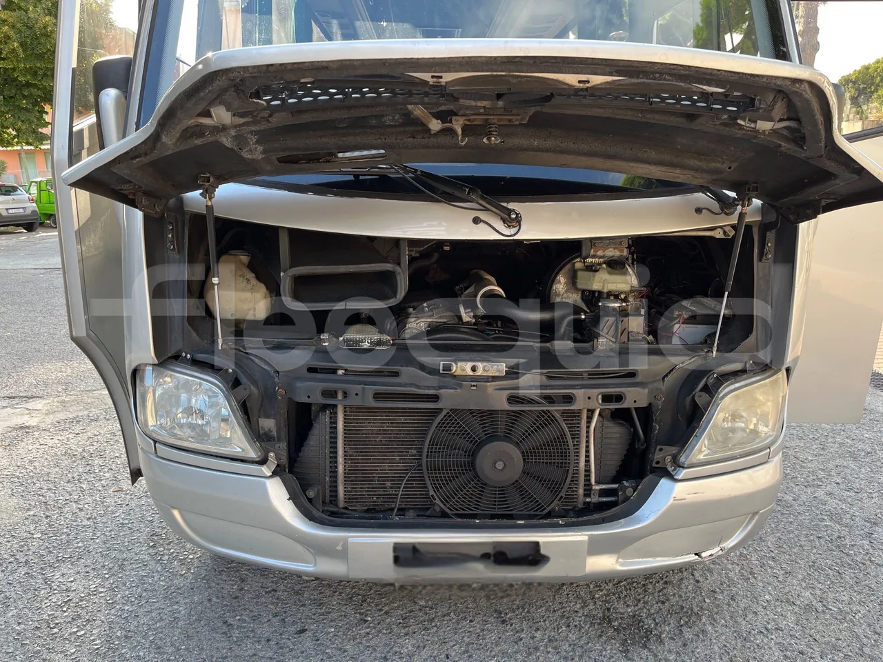 Mercedes-Benz Ibis 616 CDI/ Euro 3 -115 Kw - 7 Mt - rear hatch open