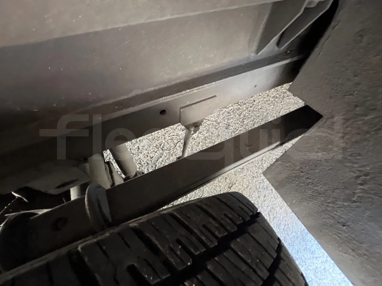 Mercedes-Benz Ibis 616 CDI/ Euro 3 -115 Kw - 7 Mt - axle 2 shock absorbers 1 right